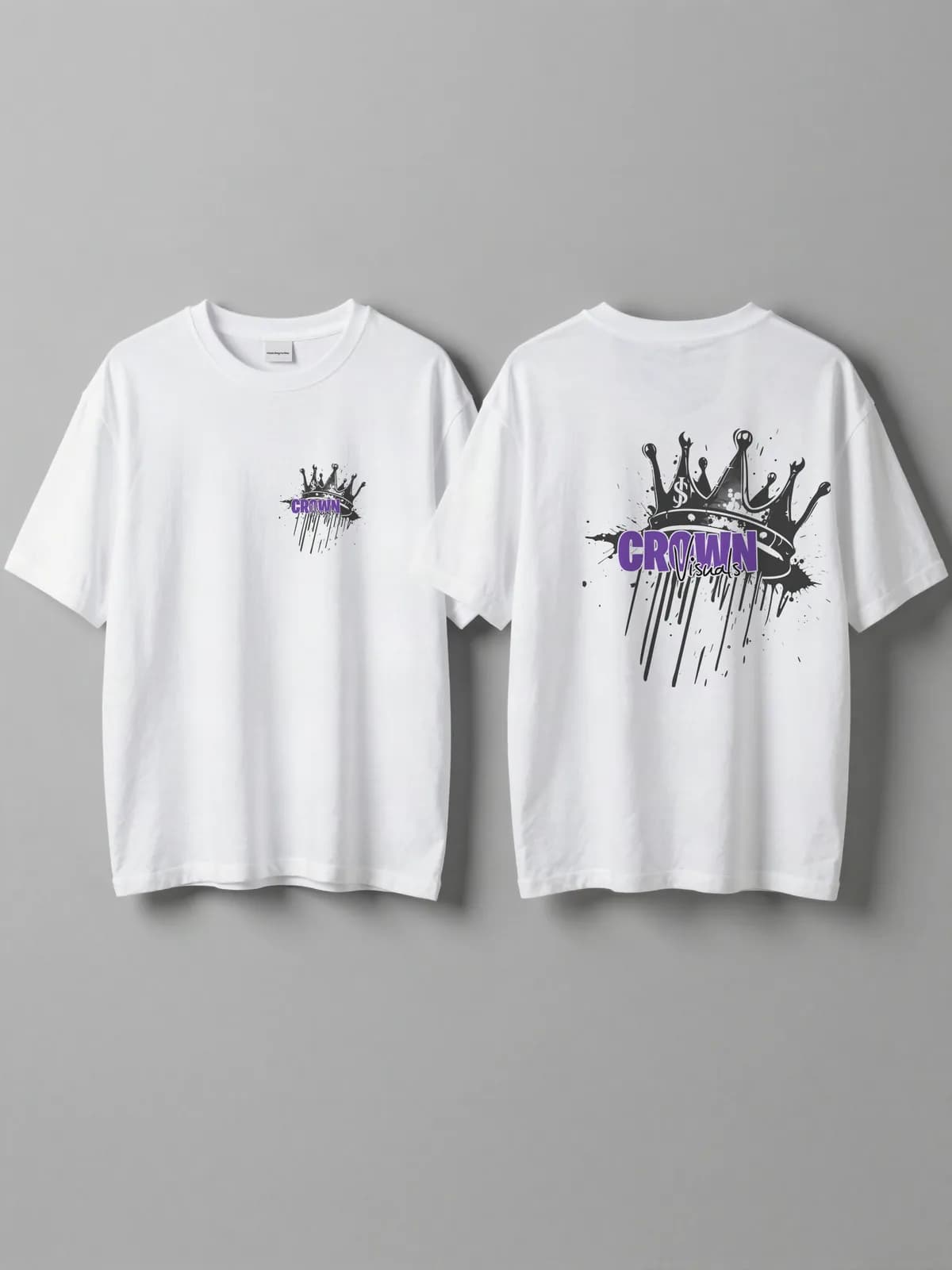 Zwei weiße Shirts mit kleinem und großem Crown-Visuals-Logo